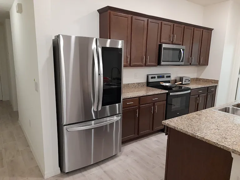 1132 Papaya Cir — Photo 2
