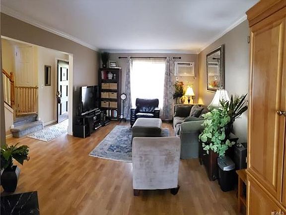 3rd image of 10 Heritage Dr Unit C