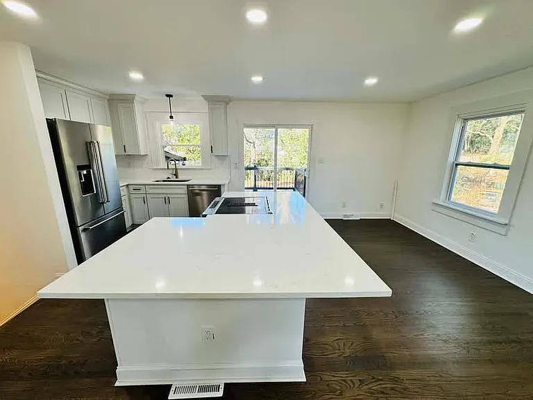 1001 Archdale Dr — Photo 11