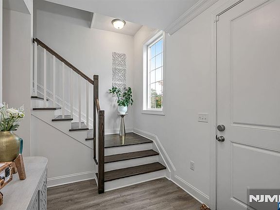 3rd image of 68 Parkside Lane #68