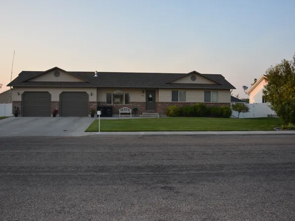 3051 Madeline Ct, Ammon, ID 83406