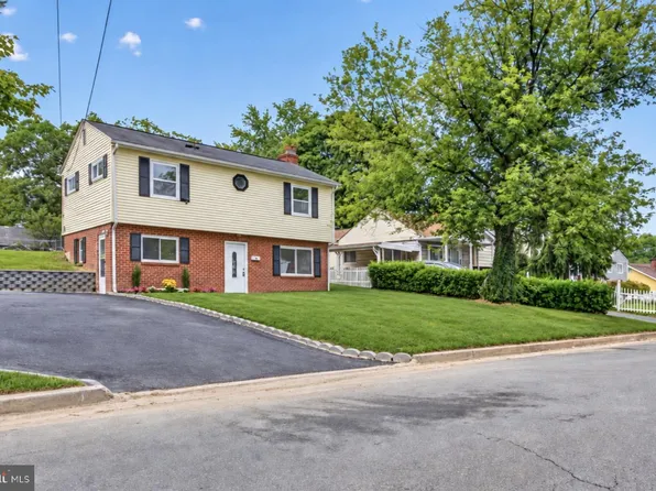 13208 Alison St, Woodbridge, VA 22191