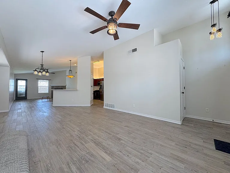 848 Sunset Park Dr — Photo 6
