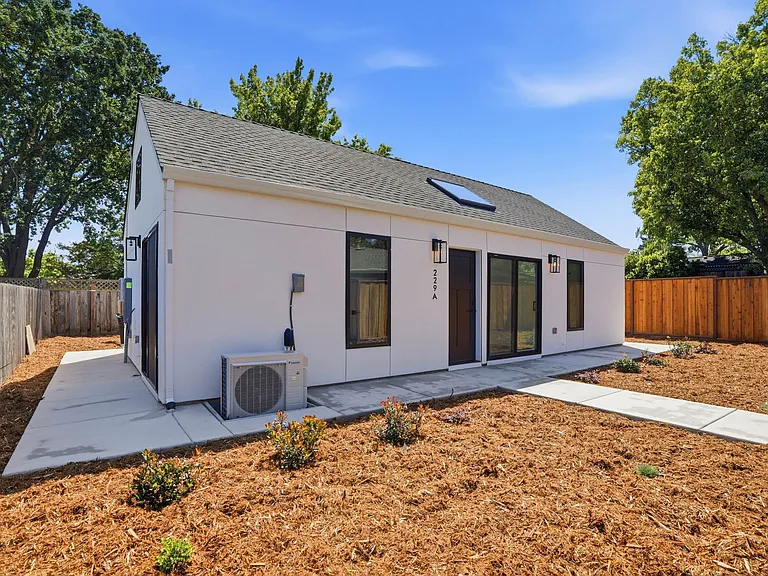 229 Steven Cir — Photo 19