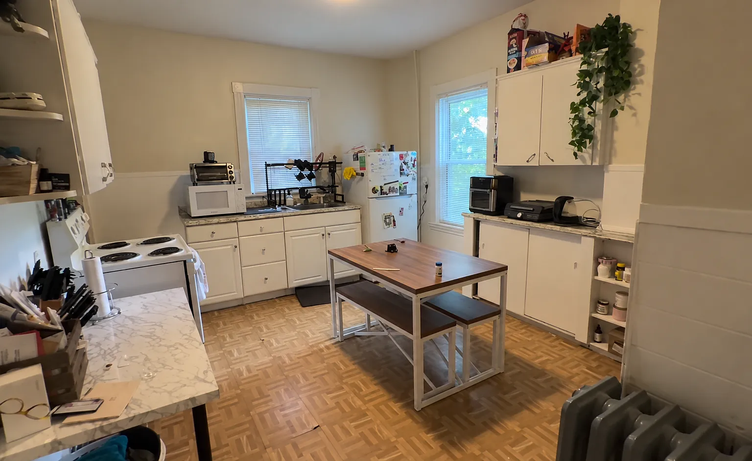 2 bed, 1.0 bath, 1200 sqft, $2,300 — Photo 1