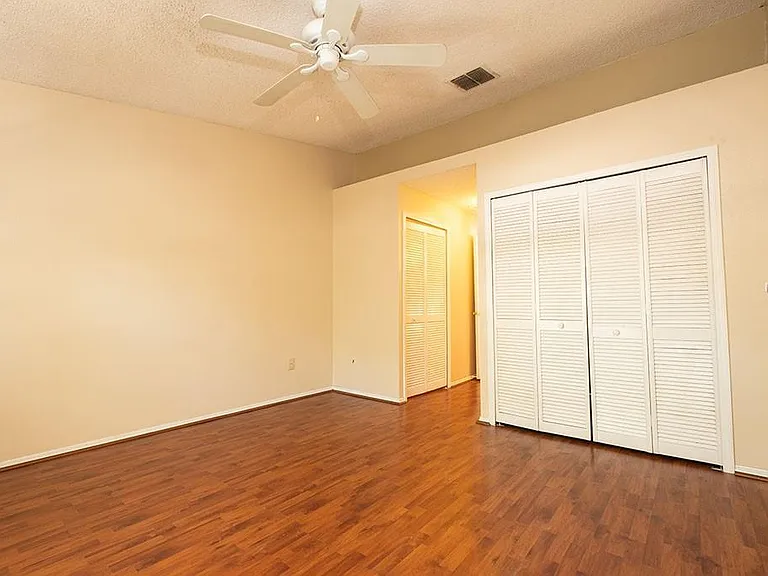 2134 Fletchers Point Cir #2134 — Photo 9