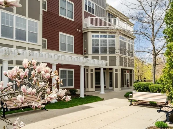 35 Commonwealth Ave APT 407, Newton, MA 02467