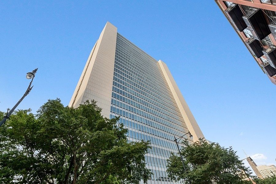 1st image of 500 W Superior St Unit 703