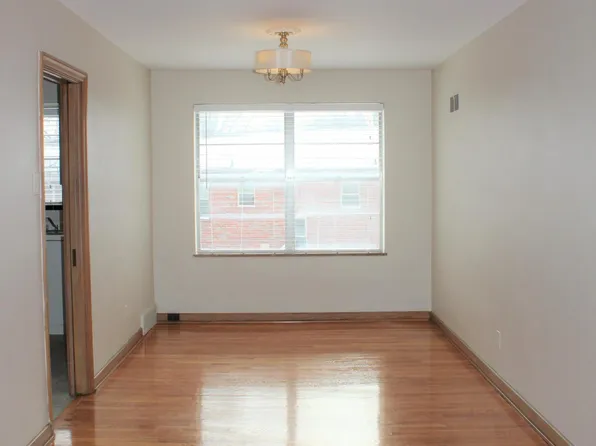 5850 Robert Ave APT 2W, Saint Louis, MO 63109