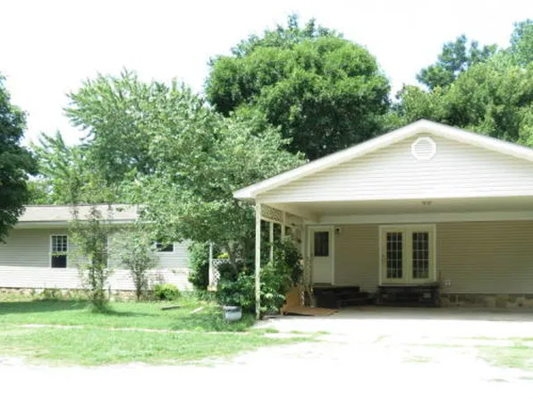 490 W 5th St, Newark, AR 72562