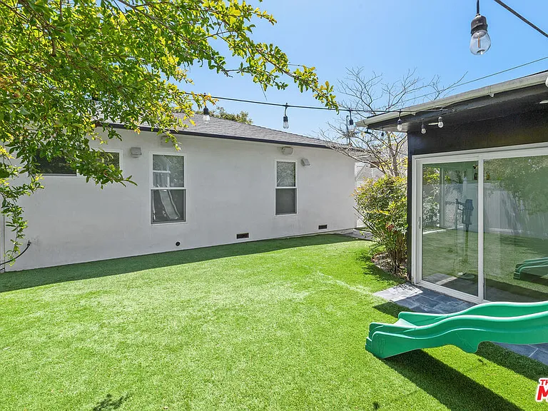 9007 David Ave — Photo 38