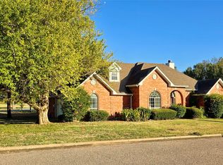 2107 River Crest Cir, Denison, TX 75020