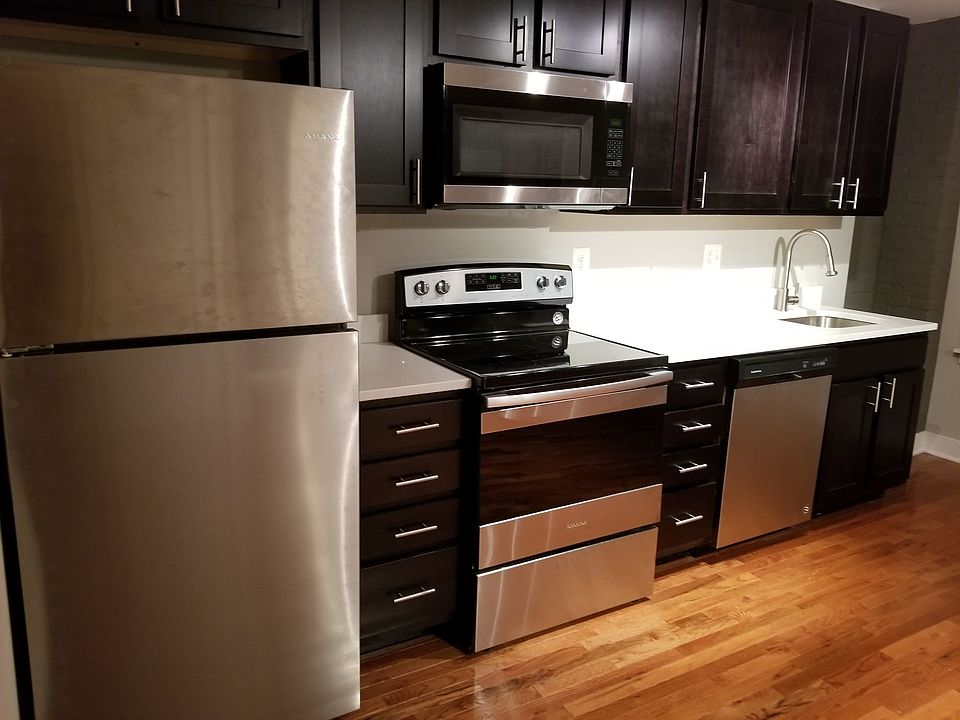 1st image of 15 E Eager St APT Br
