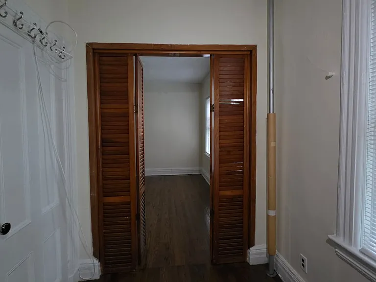 407 N Macquesten Pkwy #2 — Photo 10