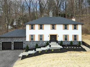 306 Sandcastle Ln, Bryn Mawr, PA 19010