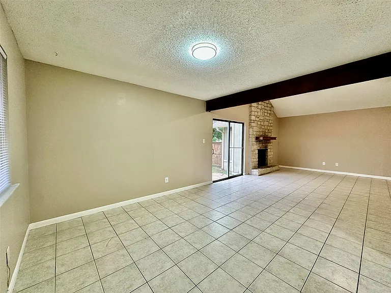 1611 Onion Creek Village Dr #A — Photo 8