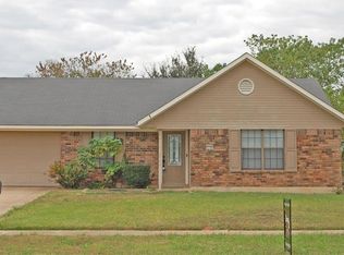 5700 Pampus Ln, Bossier City, LA 71112