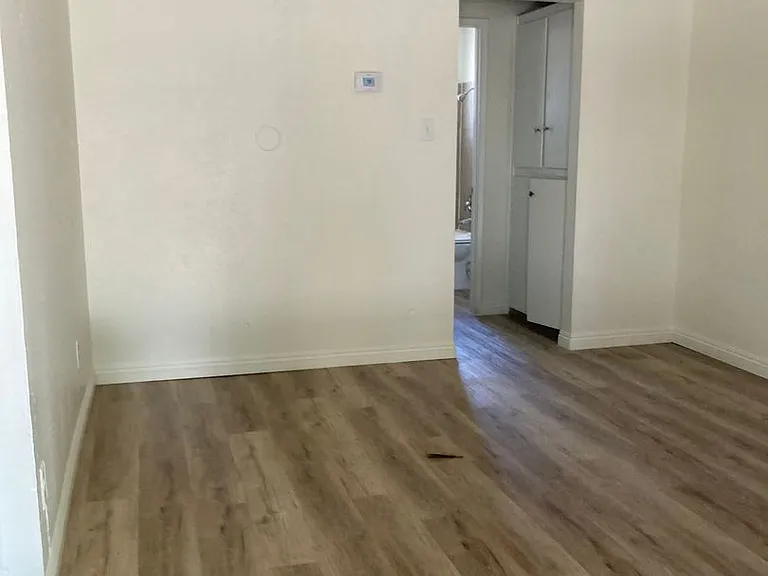 2501 Cedar Ave — Photo 3
