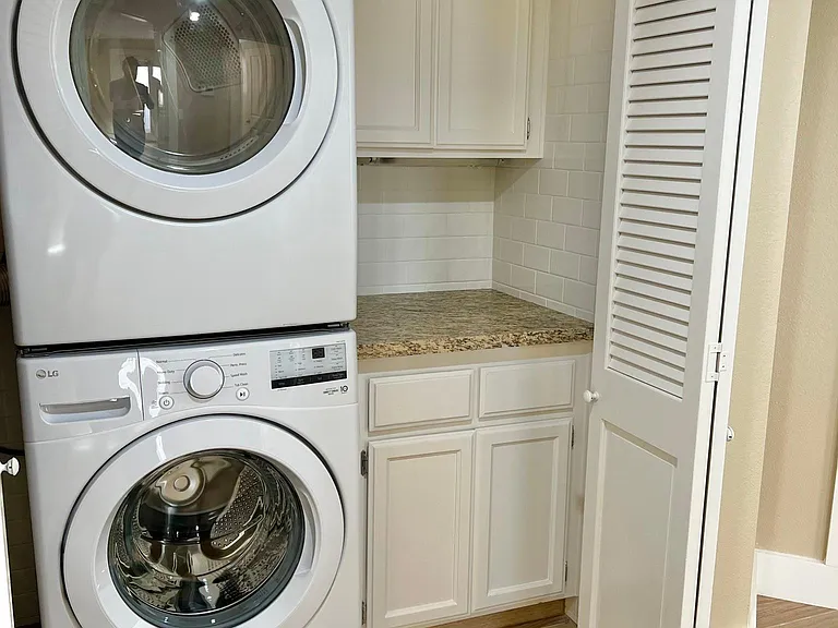 1214 E St #1/2 — Photo 22