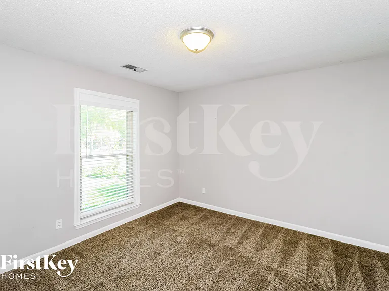 3707 Oak Forest Dr — Photo 12