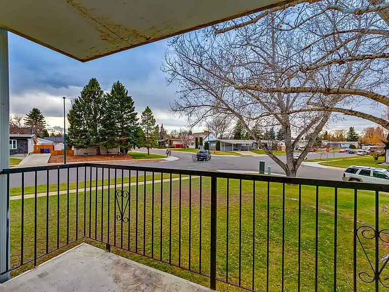 1411 Ashgrove Rd S — Photo 9