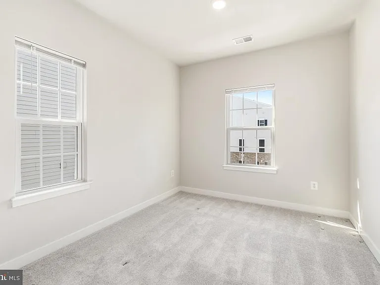 16328 Fife Way — Photo 15