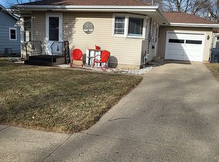 115 7th St SW, Le Mars, IA 51031