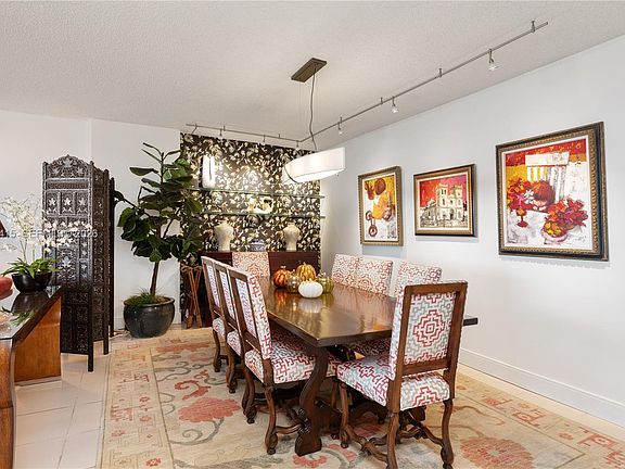 4th image of 1581 Brickell Ave APT 903