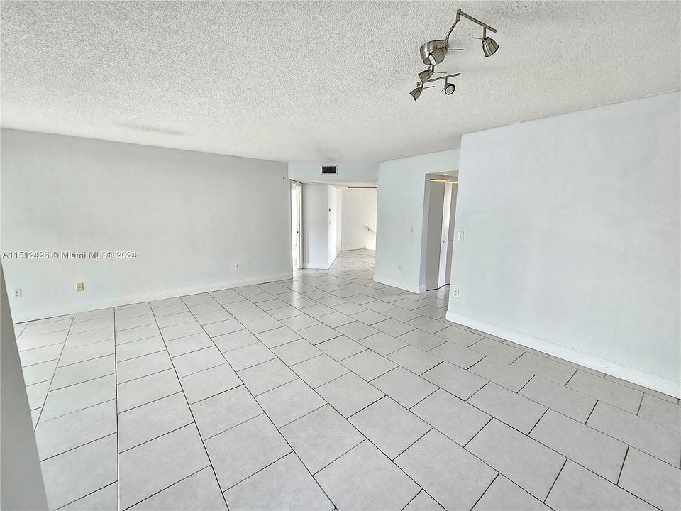 1st image of 2504 SE 19th Pl #202-A
