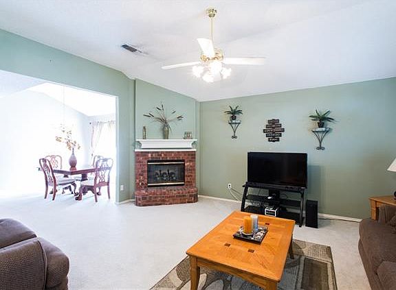 3rd image of 4182 N Coral Springs Dr