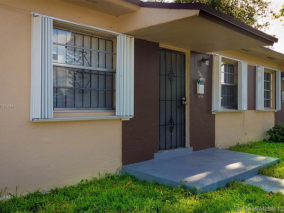 4th image of 1121 NW 100th Ter #1123