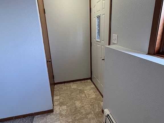 3rd image of 301 15th St NE #3