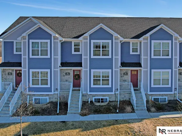 7008 Kentwell Ln, Lincoln, NE 68516