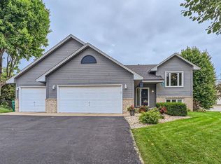 565 83rd Ave NW, Coon Rapids, MN 55433