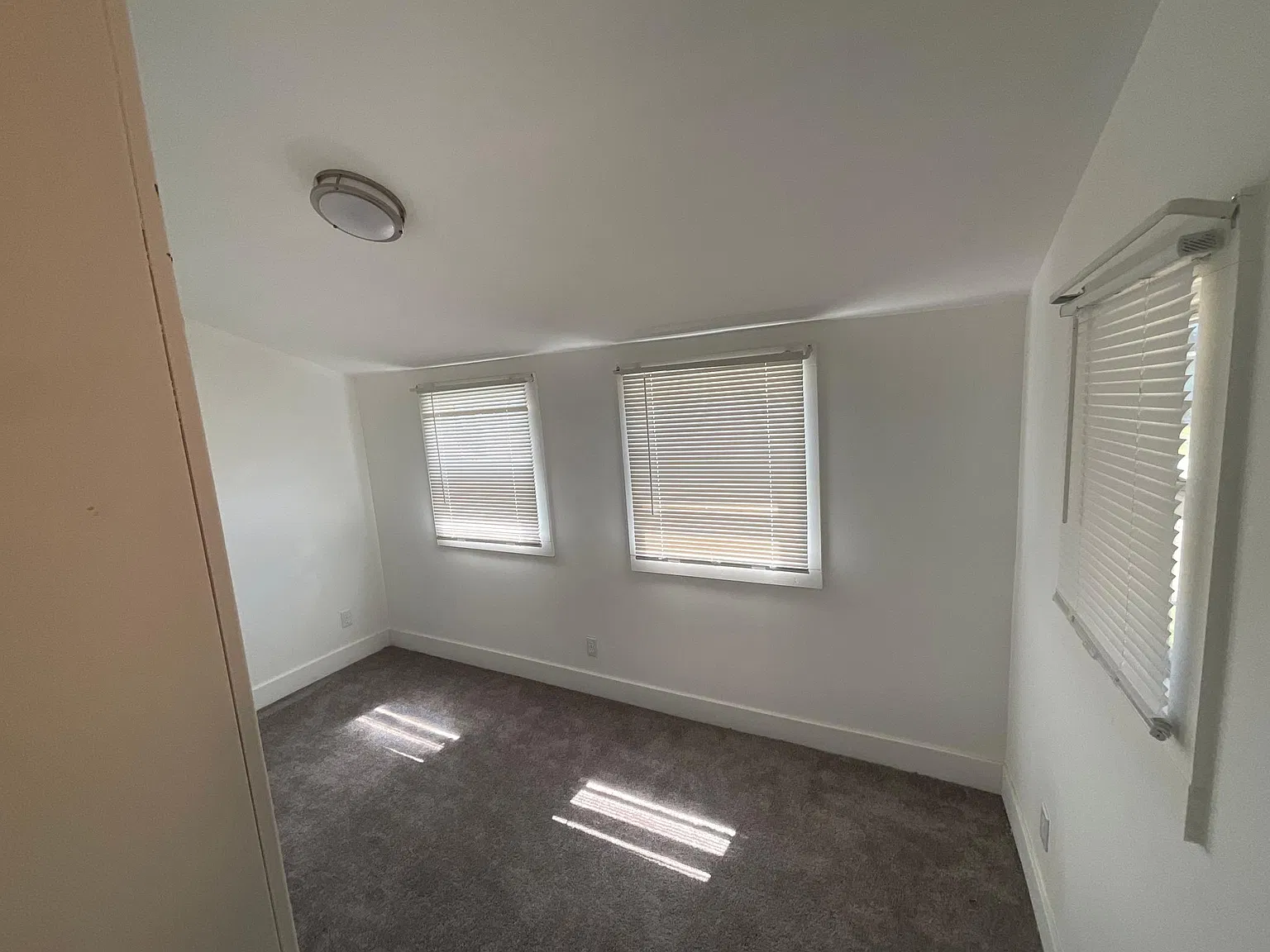 3 bed, 1280 sqft, $950 — Photo 2