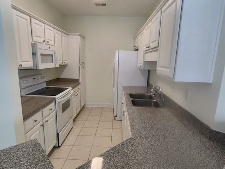 114 Fountain Pointe Ln #304 — Photo 21