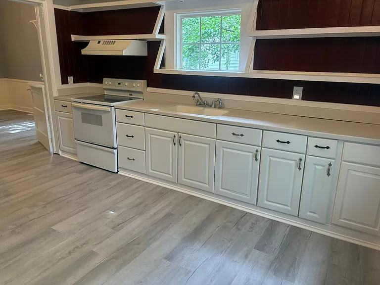 211 E Edinborough Ave — Photo 13