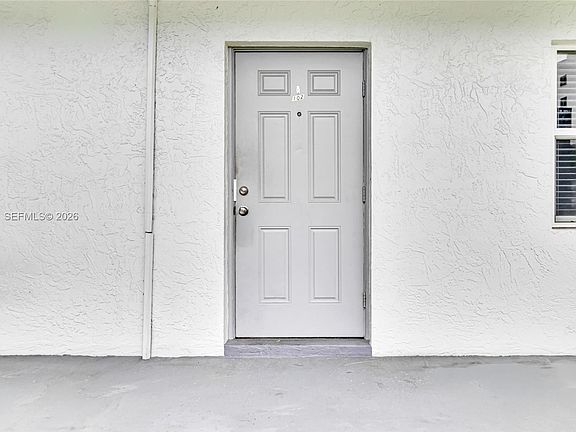 4th image of 711 NE 2nd Ave APT 102