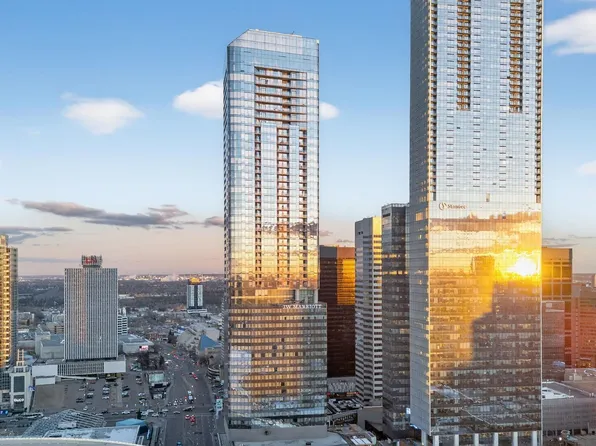 10360 102nd St NW #4206, Edmonton, AB T5J 0K6