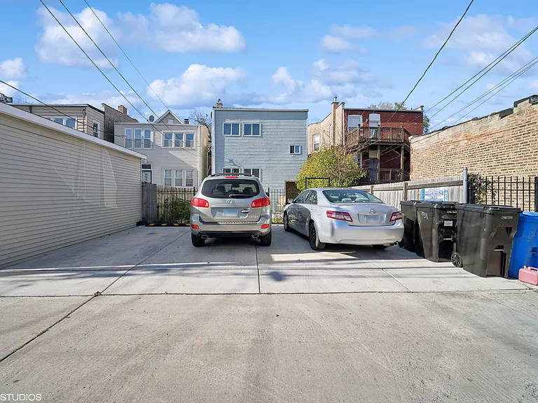 2439 N Harding Ave #2F — Photo 13