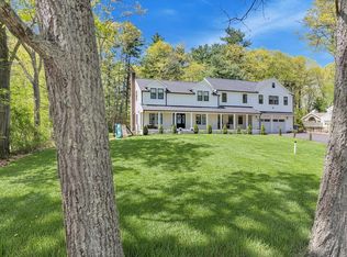 7 Circle Dr, Dover, MA 02030
