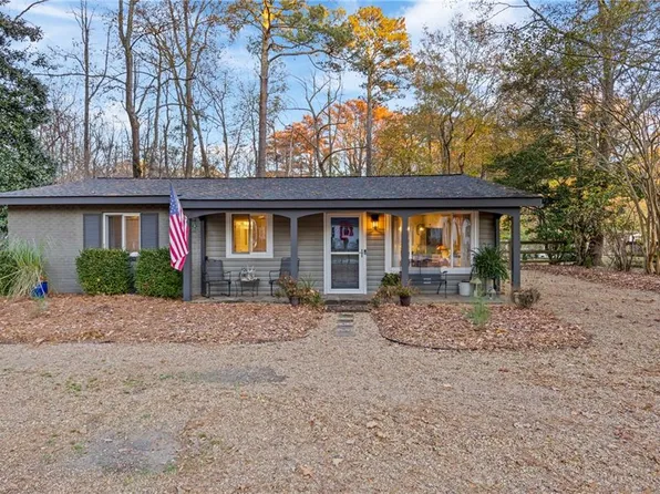 206 Sumner Ave, Suffolk, VA 23434