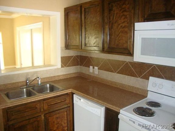 3rd image of 1815 Fairview Dr