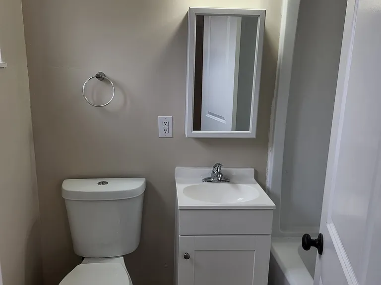 535 Cardenas Dr SE — Photo 1