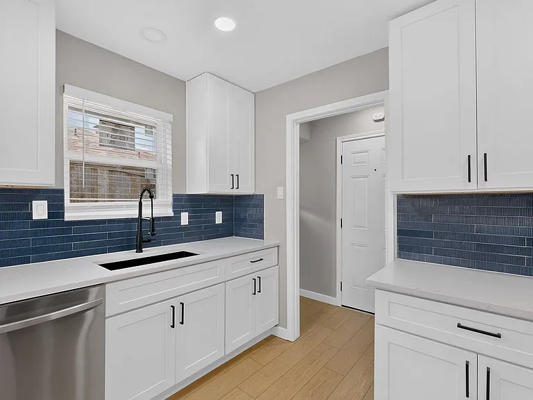 620 Stoneybrook Dr — Photo 4
