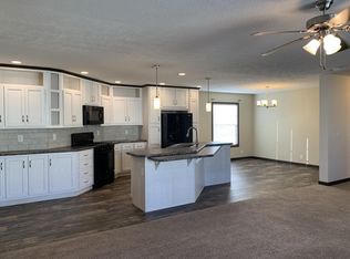 9728 Townsquare Blvd, Fenton, MI 48430