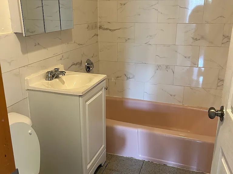 10 Rockwell St #3C — Photo 6