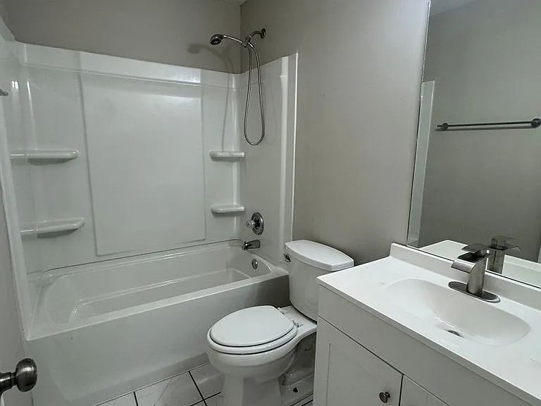 7002 Oak Side Ct — Photo 28