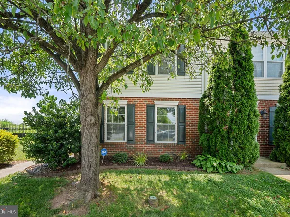 585 Lancaster Pl, Frederick, MD 21703