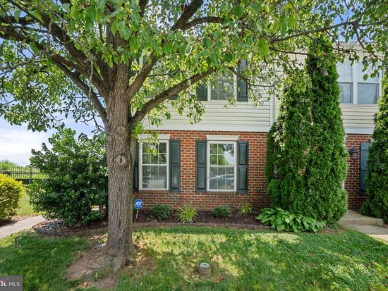 585 Lancaster Pl, Frederick, MD 21703